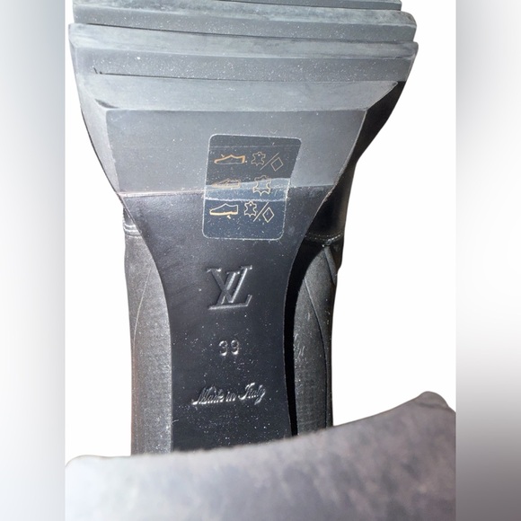 Prestine Louis Vuitton Digital Gate Leather Ankle Boots - Picture 6 of 7